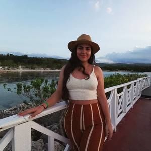 Meet your Posher, Elham